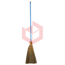 Vassoura de palha 3 fios com cabo plastificado 120cm 