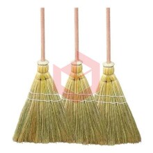 Vassoura de palha 3 fios com cabo 120cm