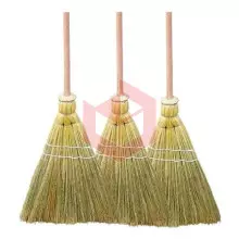 Vassoura de palha 3 fios com cabo 120cm